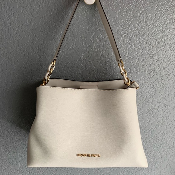 Purses - Picture 2 of 6